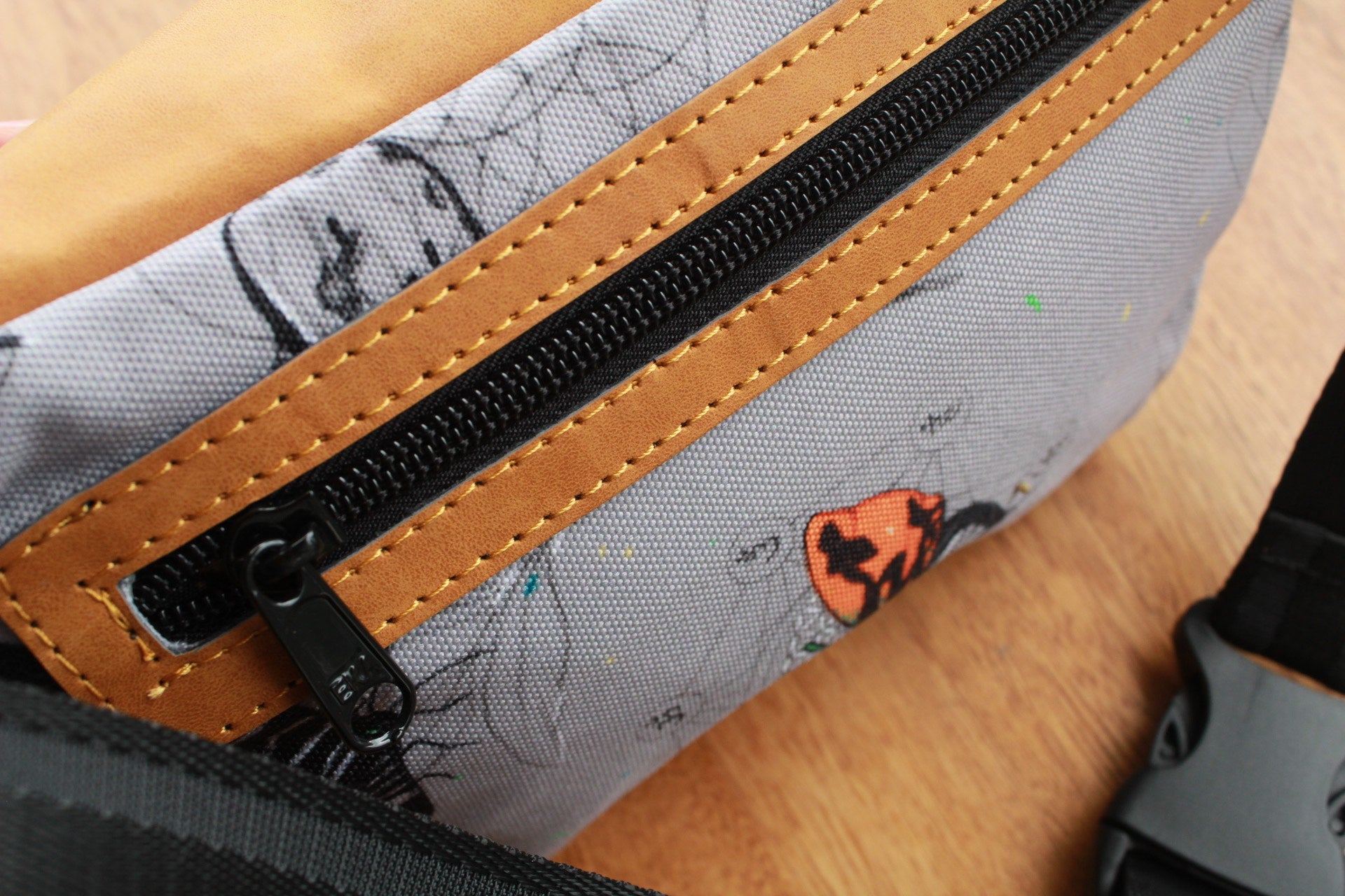 Hip packs / Canguros