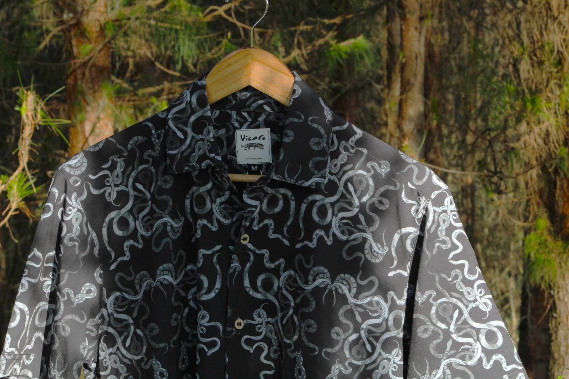 Camisa Serpientes Gris/Negro Unisex