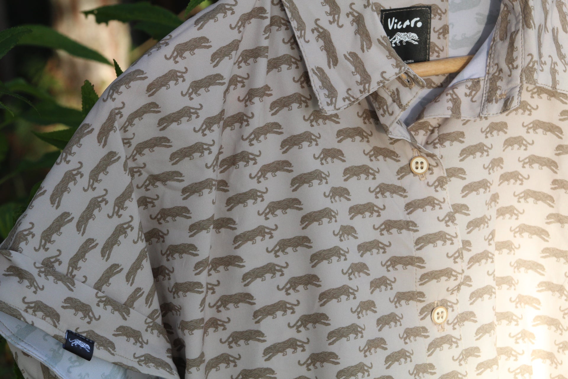 Camisa Jaguar Beige Mujer